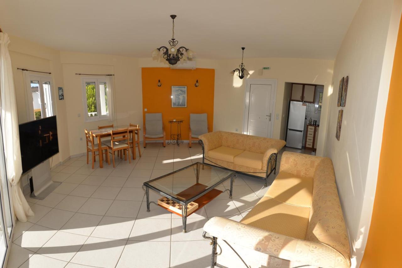 Villa Alex Riza  Luaran gambar