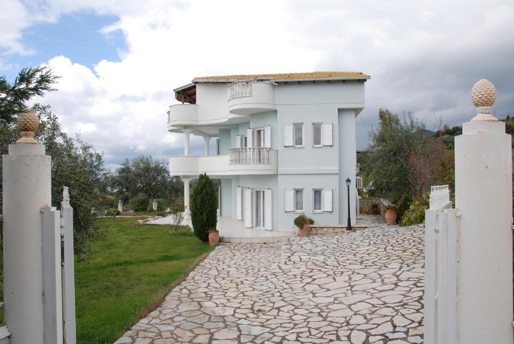 Villa Alex Riza  Luaran gambar